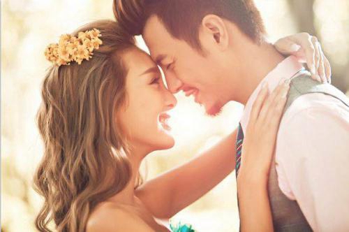 The Warmest Words: 10 Heartfelt English Love Quotes to Whisper into Your Girlfriend's Ears on a Chilly Day